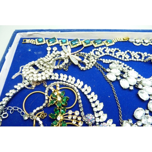 924 - A collection of vintage paste and pearl set jewellery