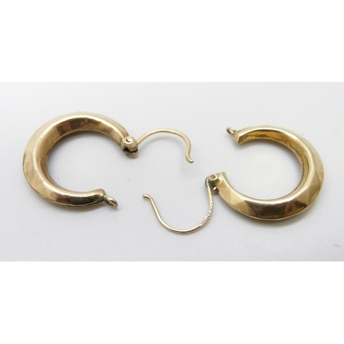 929 - A pair of 9ct gold hoop earrings, 1.8g