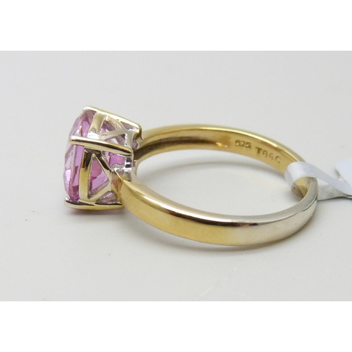 949 - A silver gilt pink topaz ring, N