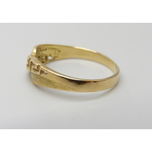 956 - An 18ct gold Greek key pattern ring, 1.9g, L