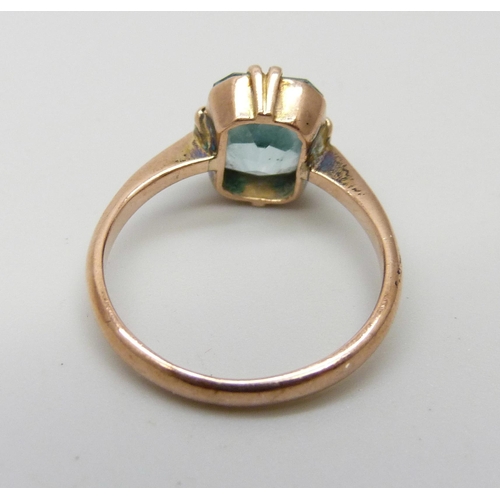 966 - A 9ct gold emerald cut aquamarine ring, 2.5g, L