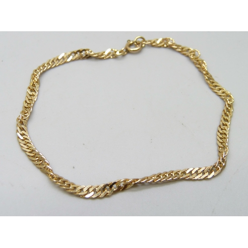 973 - A 9ct gold bracelet, 3.2g