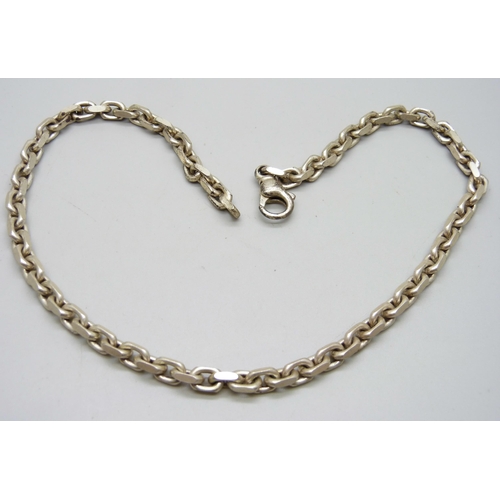 979 - A silver necklace, 85g, 49cm