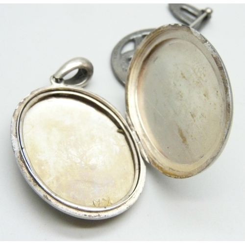 993 - A c1900 locket and a sterling silver David Andersen Norway brooch, locket 39mm wide