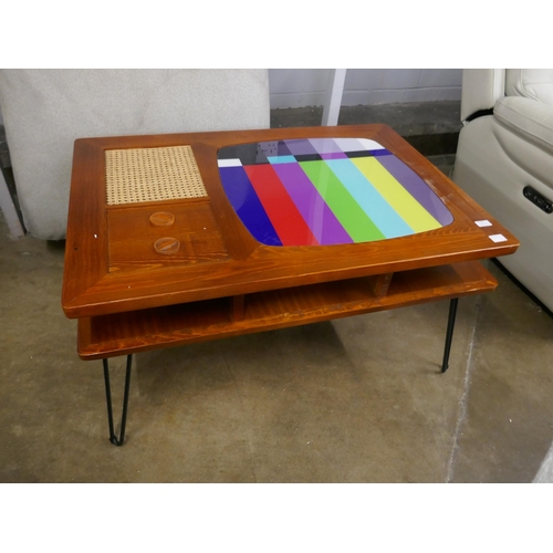 1406 - A TV coffee table