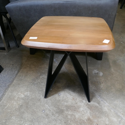 1440 - A Ava hardwood lamp table *This lot is subject to VAT