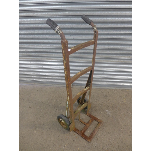 2360 - A heavy duty sack trolley