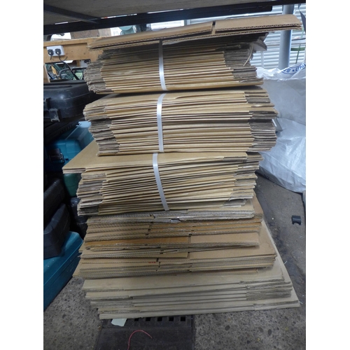 2361 - Approx 100 assorted flatpacked cardboard boxes