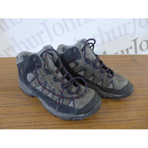 2375 - A pair of Hi-Tec size 10 hiking boots and Summit anti-shock hiking poles