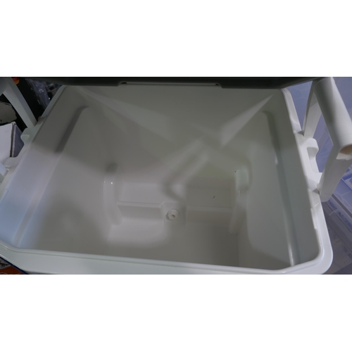 6053 - Igloo 62Qt Wheeled Cooler  (328-73)* This lot is subject to vat