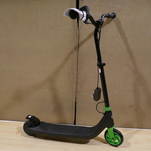 6070 - Li-fe 120 Pro black electric scooter with charger