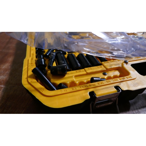 6076 - Dewalt Mechanics Set - Incomplete*This Item Is Subject To Vat (327A-295)