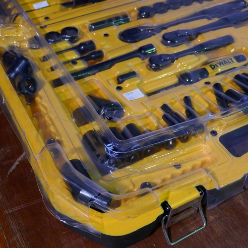 6087 - Dewalt Mechanics Set - Incomplete *This Item Is Subject To Vat (327A-298)