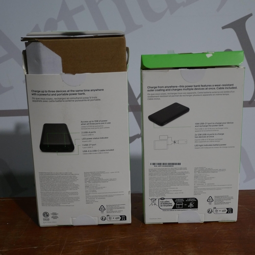 6095 - 3 x Belkin Powerbanks *This Item Is Subject To Vat (327A-426,459)