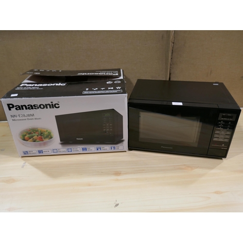 6114 - Panasonic Solo Black Microwave *This Item Is Subject To Vat (327A-420)