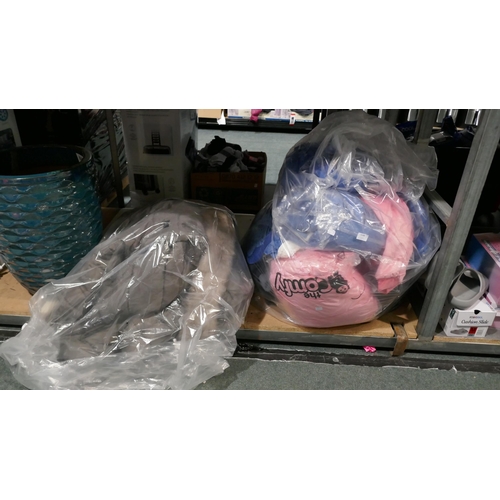 6188 - Quantity of mixed clothing (327A-607) *This lot is subject to vat