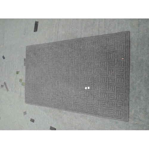 6192 - 2 x Multy Home Heavy Duty Entrance Mats *This Item Is Subject To Vat (327A-19,55)