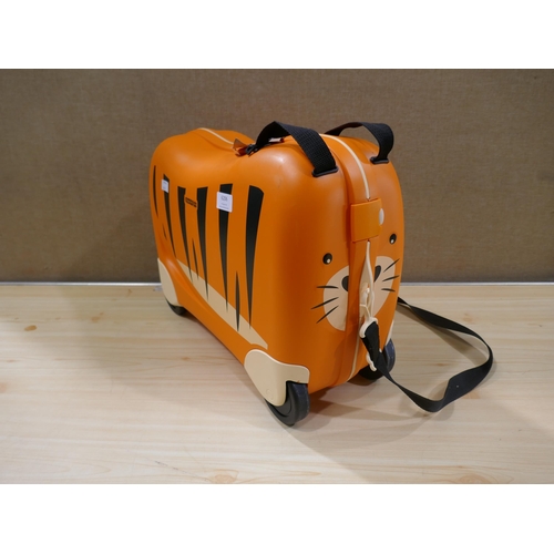 6206 - Amercian tourister Ride On Kids Suitcase  *This Item Is Subject To Vat (327A-34)