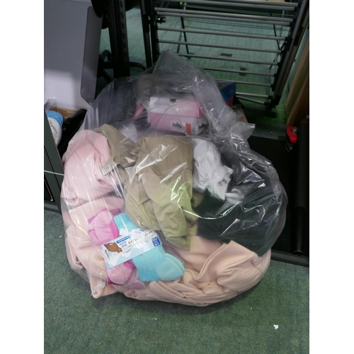 6239 - Large Bag of mixed clothing (327A-610) *This lot is subject to vat