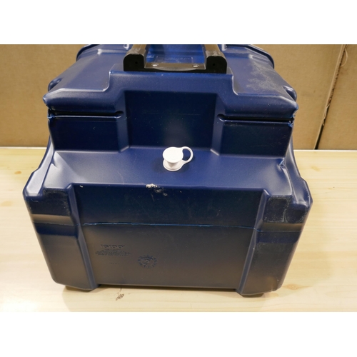 6256 - Igloo 62Qt Wheeled Cooler - Damaged Wheels (328-72) * This lot is subject to vat