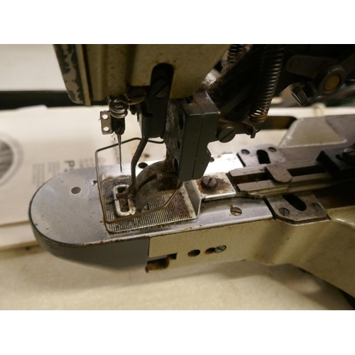 2154 - A Juki LK-982 sub-class 5 industrial Bartek sewing machine