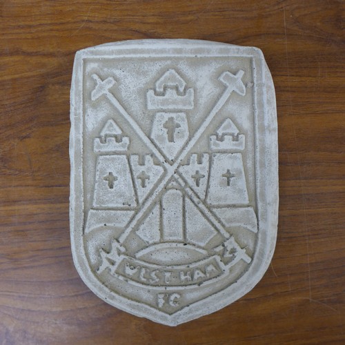 2189 - A stone effect concrete West Ham FC wall plaque