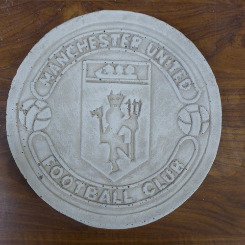 2191 - A stone effect concrete Manchester United FC wall plaque