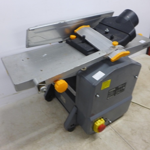 2029 - A Titan TTB579PLN 1500W, 230-240v jointer planer