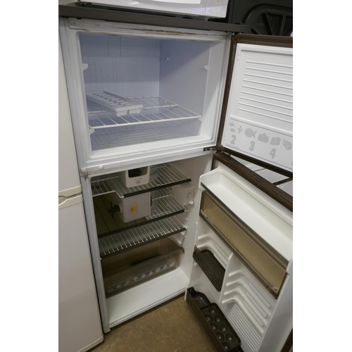 2144 - A Hotpoint 8328 70/30 fridge freezer