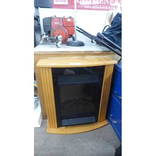 2111 - A Dimplex electric fireplace with wooden frame (with remote)