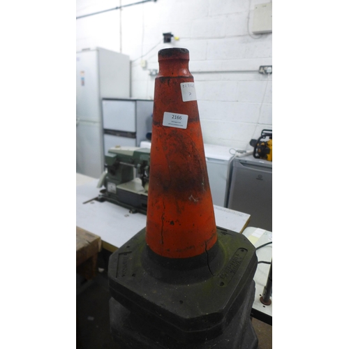 2166 - 18 weighted orange traffic cones