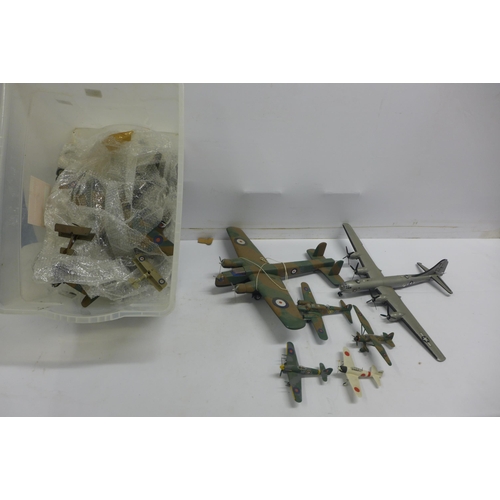 2066 - A box of approximately 20 die-cast and model planes