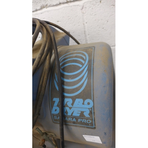 2147 - A Turbo Dryer Sahara Pro 240V blue plug