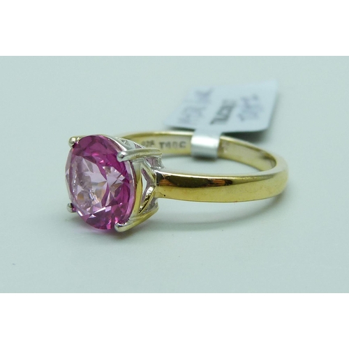 1025 - A silver gilt pink topaz solitaire ring, N/O