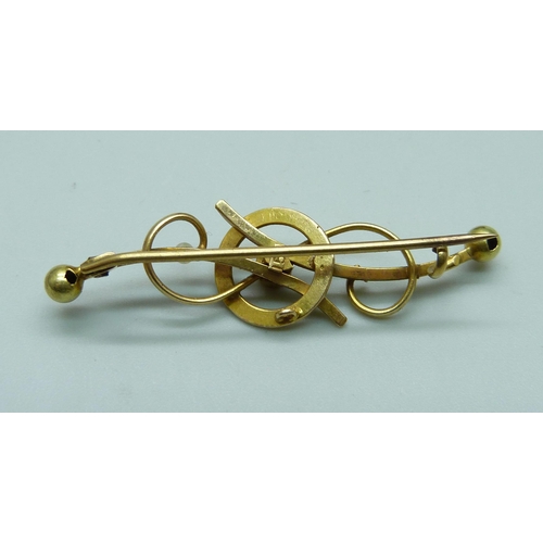 1028 - A c1900 15ct gold brooch, 2.9g, lacking one seed pearl