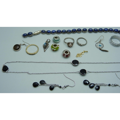 1077 - A small 9ct gold pendant and gem set jewellery, etc.