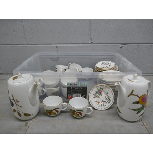 1103 - A box of mixed china including Royal Worcester Evesham and Aynsley Pembroke **PLEASE NOTE THIS LOT I... 