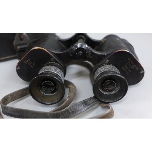 618 - A pair of German WWII military binoculars, Dienstglas 6x30 with original case