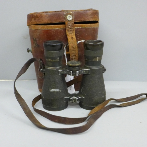 646 - A pair of German Emll Busch Fernglas 08 WWII military binoculars, Dienstglas No 134919, cased