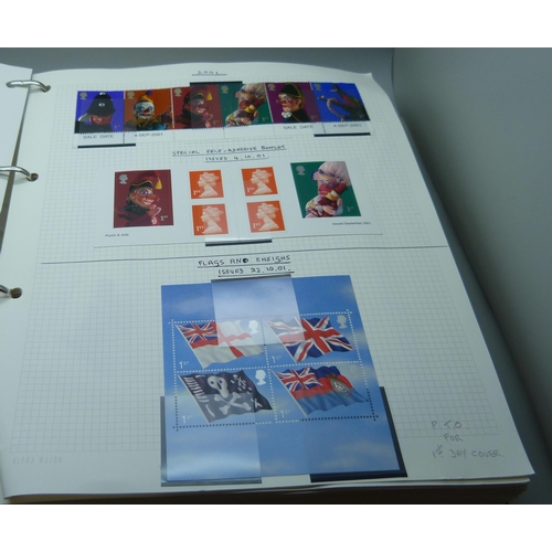 722 - Stamps; Great Britain 1999-2010 collection of commemorative issues in three albums, most issues pres... 