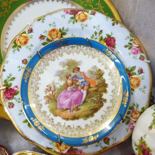 771 - A box of china including Royal Albert Old Country Roses, Limoges, etc. **PLEASE NOTE THIS LOT IS NOT... 