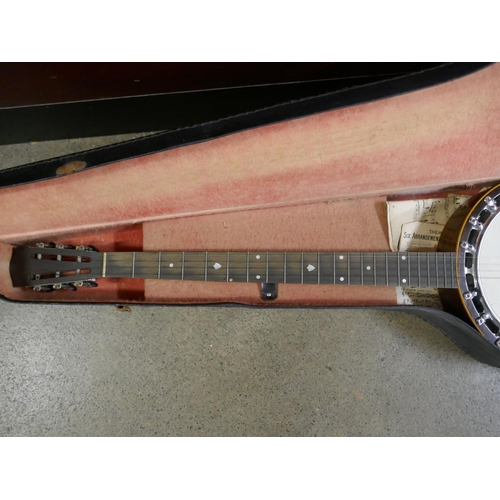 808 - A New Windsor patent zither banjo, cased