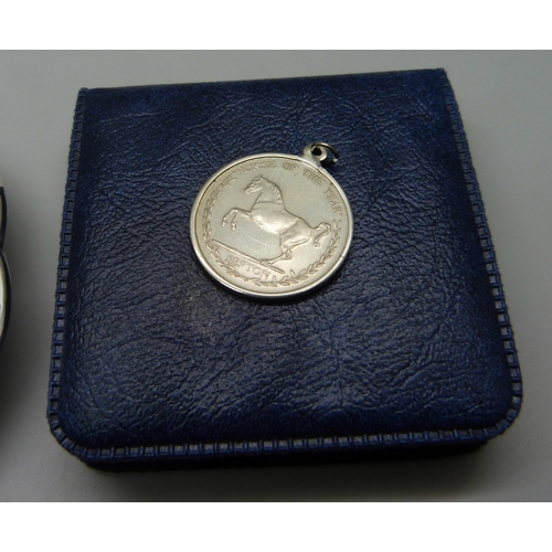 848 - An 800 silver dish set with an 1820 coin, 41g, and a Sefton medallion