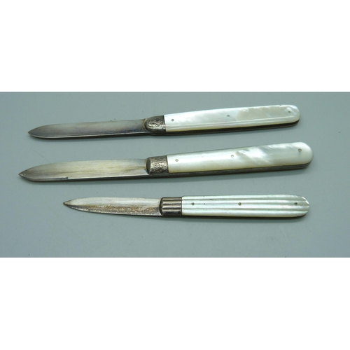 855 - Three silver and mother of pearl penknives