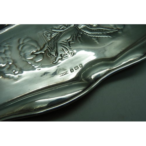 864 - A silver tray, Birmingham 1905, 86g, 23cm