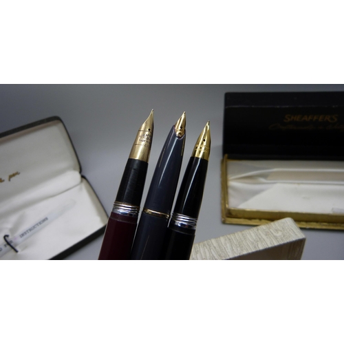 872 - Three boxed Sheaffer fountain pens, one with 14ct gold nib