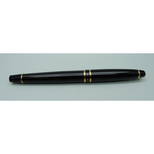 877 - A Waterman's fountain pen, boxed