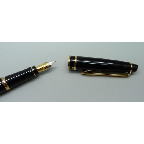 877 - A Waterman's fountain pen, boxed