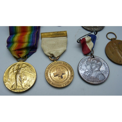 883 - Three WWI medals; a pair to 141772 Spr. W.T. Tucker, Royal Engineers, and a Victory Medal to L-42437... 