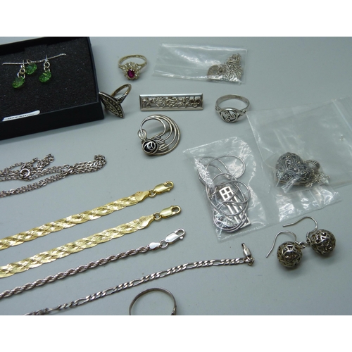 884 - Silver jewellery including Egyptian Ankh pendant, stone set rings, two silver gilt bracelets, etc.